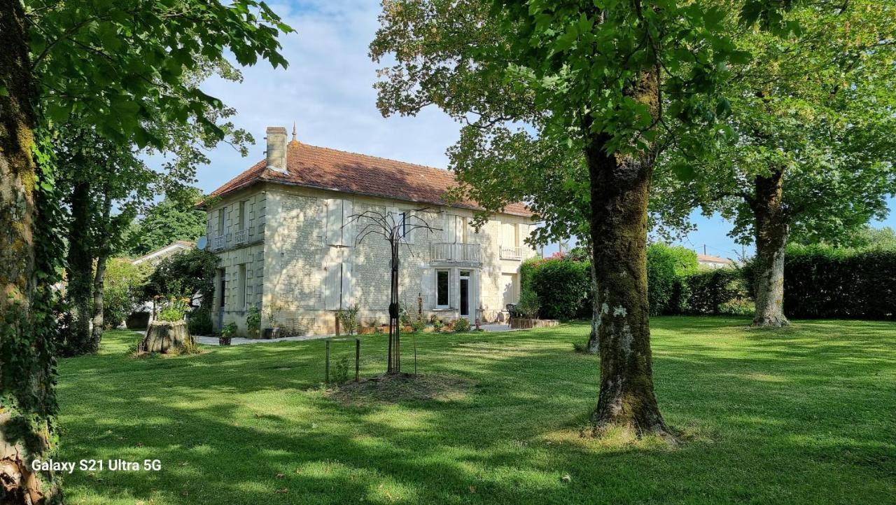 Logis De Pagnolet Villa Ozillac Exterior foto